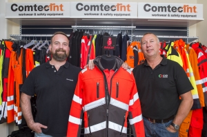 14 June 2017: Jon Isaac (left) of ComtecInt, Hull, East Yorkshire, UK, and Graham Cross from GXD Logistics. Picture: Sean Spencer/Hull News & Pictures Ltd 01482 210267/07976 433960 www.hullnews.co.uk         sean@hullnews.co.uk